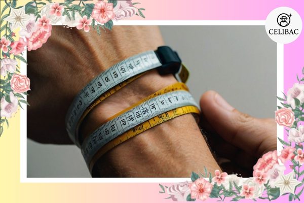Đo size cổ tay bằng thước dây tại nhà